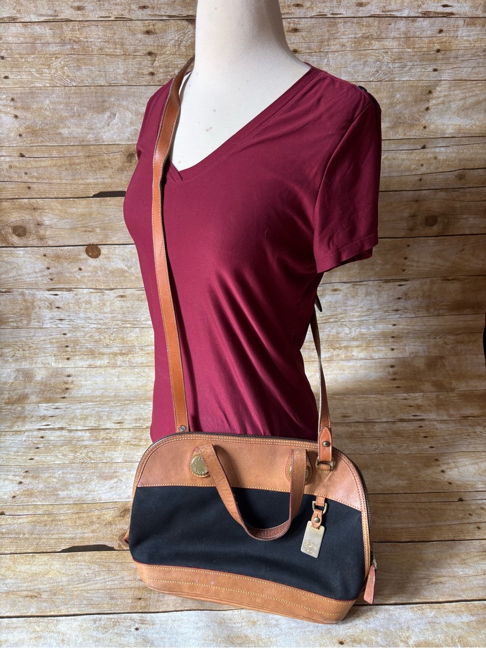 Vintage Dooney & Bourke crossbody bag
